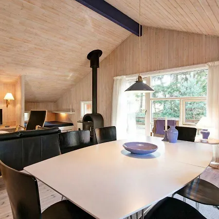 Three-bedroom Holiday In Nexo 12 別荘