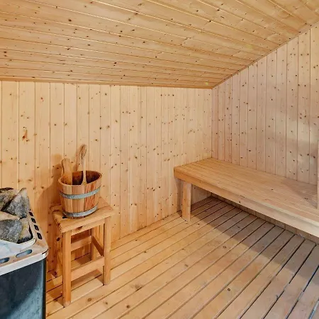 Three-bedroom Holiday In Nexo 12 Snogebæk