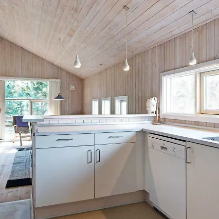 Three-bedroom Holiday In Nexo 12 別荘 Snogebæk